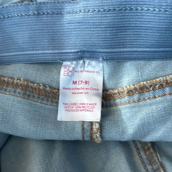 No Boundaries Women's Light Wash High-Rise Flare Stretch Jeans Size Medium (7-9) - Picture 3 of 3
